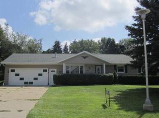 207 Starkweather Dr, Beaver Dam, WI 53916