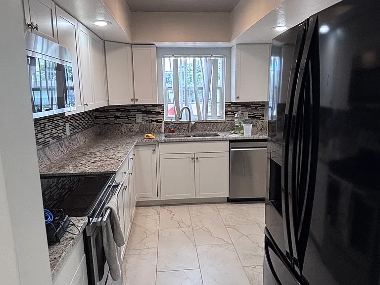 6615 N Clark Ave — Photo 7