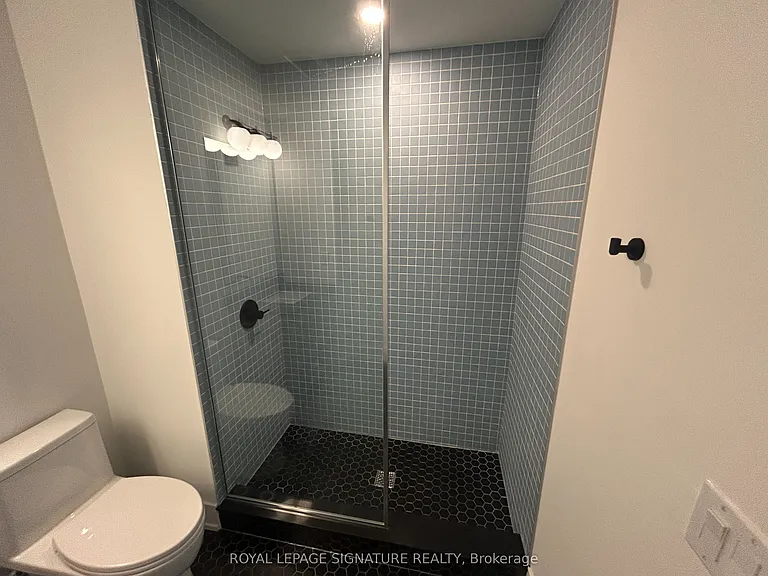 206 King St W #501 — Photo 13