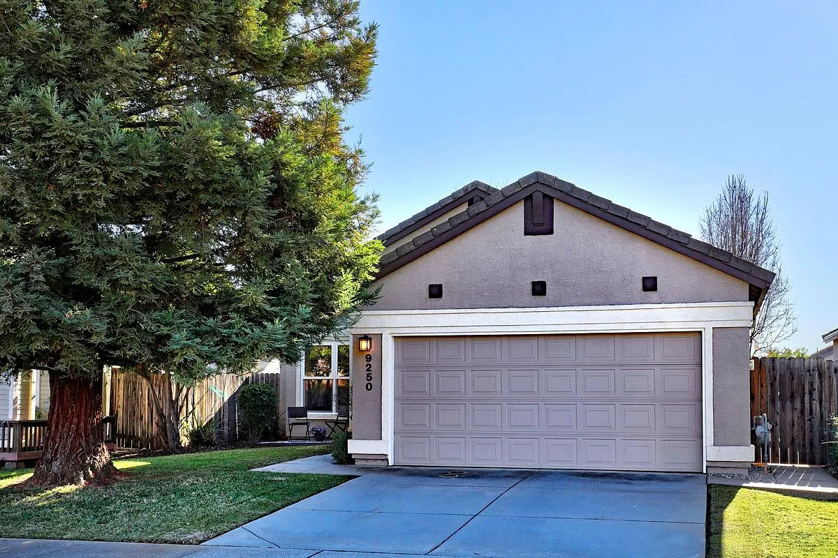 9250 Sunfire Way photo 1