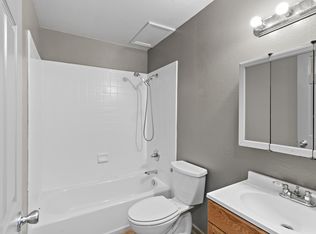 601 E 7th St APT A101, Gilroy, CA 95020