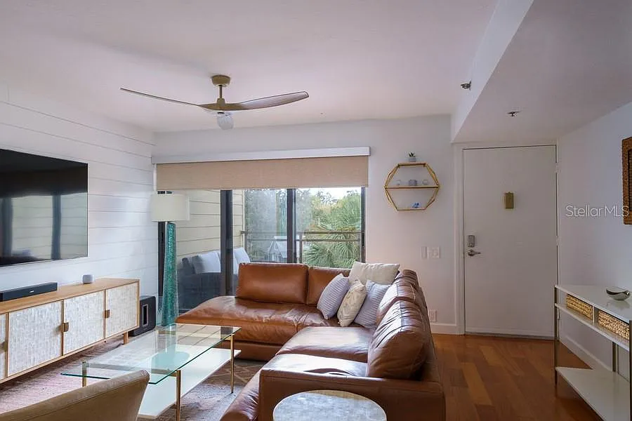 2 bed, 2.5 bath, 1264 sqft, $3,250 — Photo 4