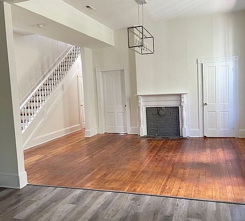 5th image of 823 W Washington St