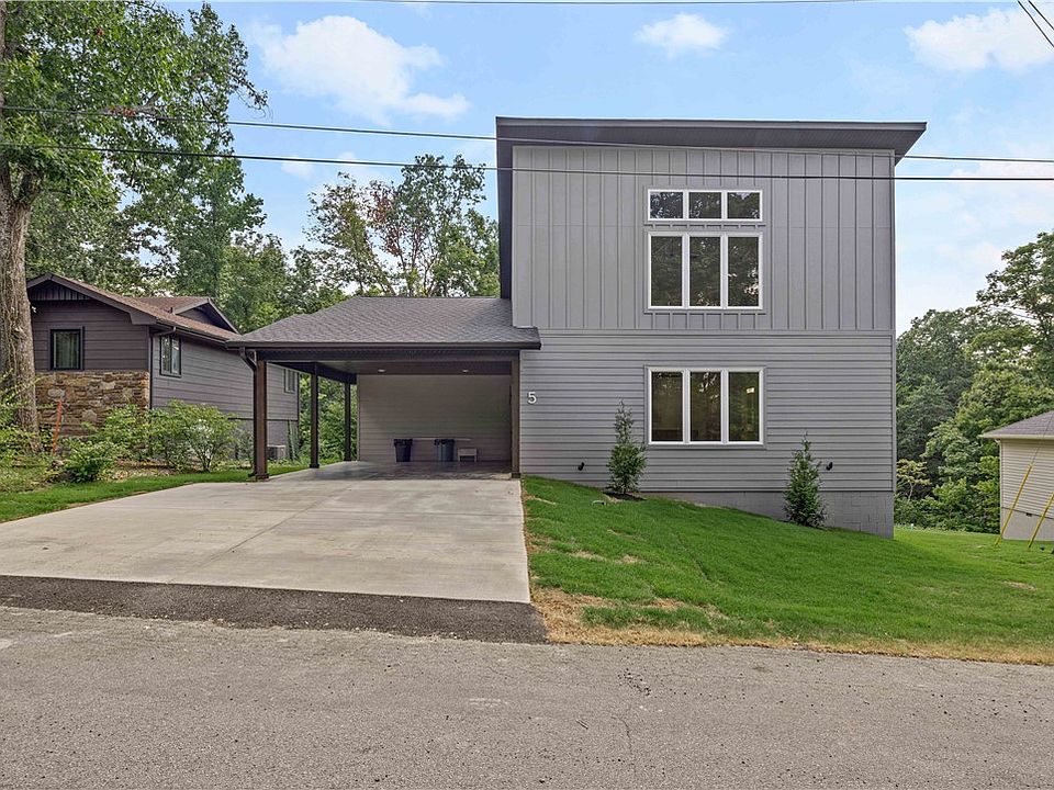 1st image of 5 Blandford Ln