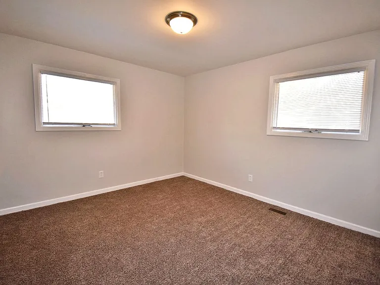 907 Dogwood Dr — Photo 13