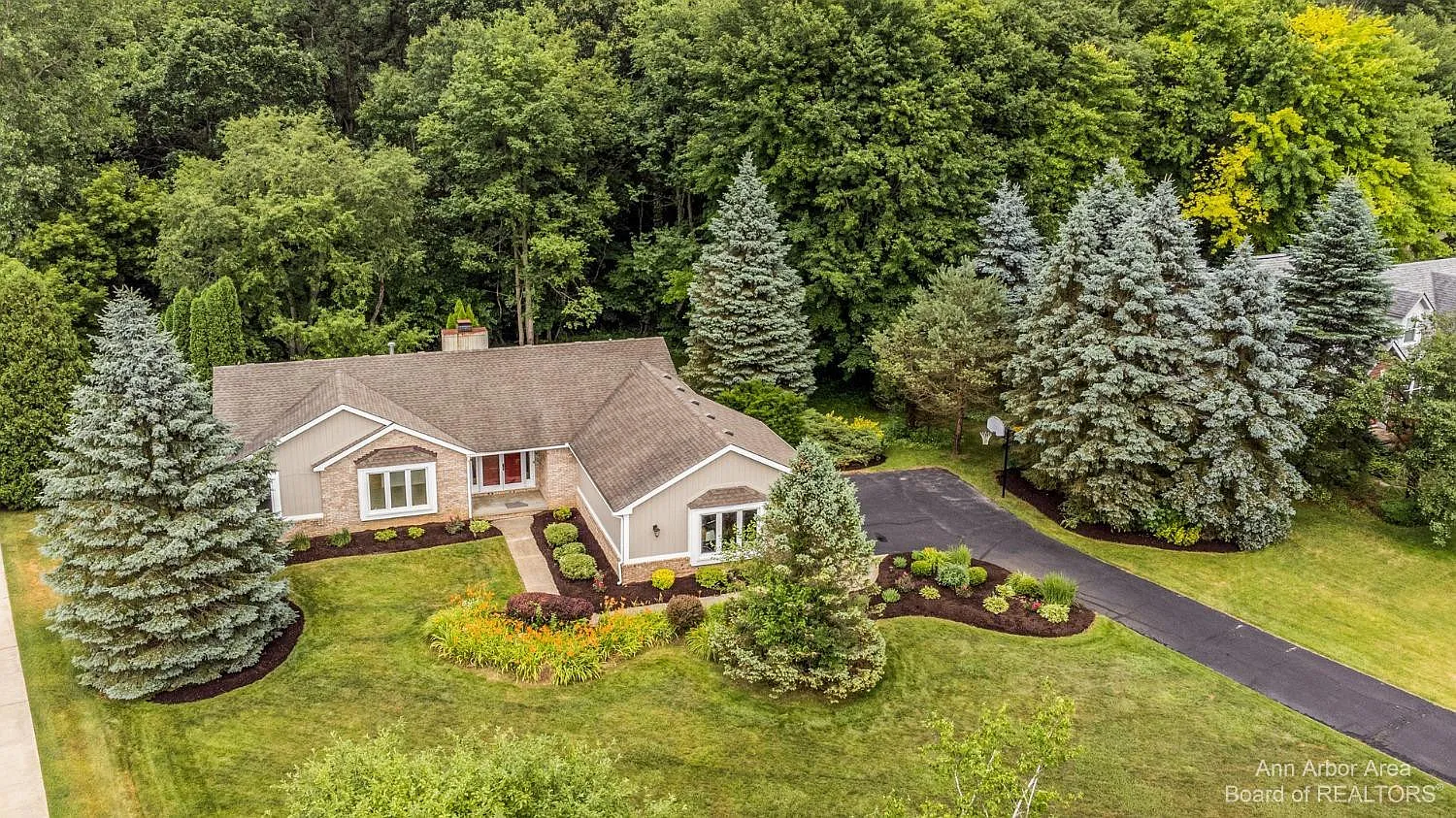 10267 Greenbrier photo 1