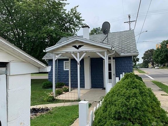 3rd image of 423 E Lawn Ave