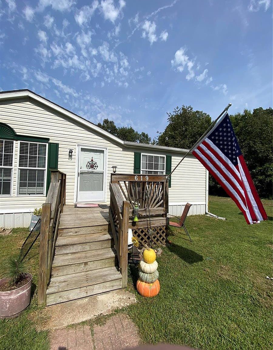 619 Doe Ln, Sorento, IL 62086 Zillow