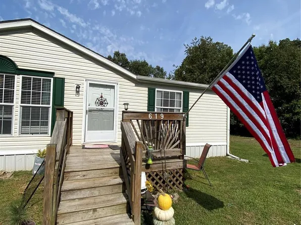 619 Doe Ln, Sorento, IL 62086