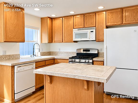 5th image of 4029 22nd Ave SW