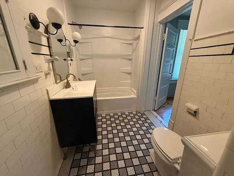 1600 W Callender Ave — Photo 17