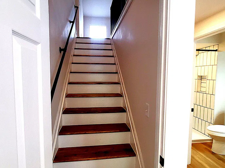 Eastern Ave — Photo 20