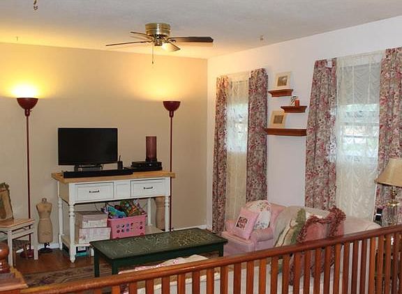 4th image of 2085 E Humes Ln