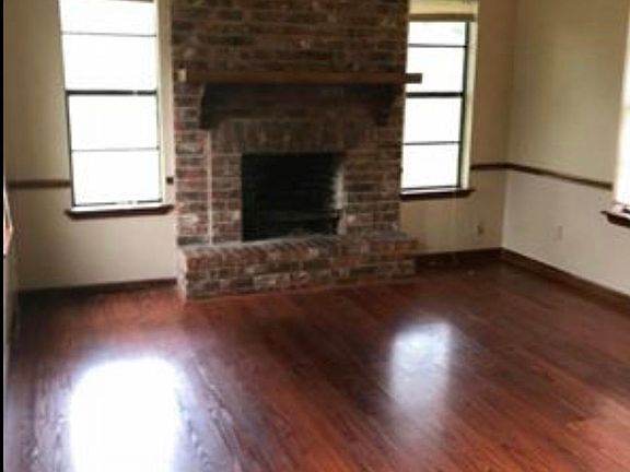 3rd image of 301 Bickerton Dr #B