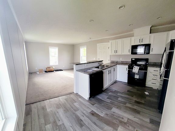3rd image of 47 Bluebird Hill Dr #405