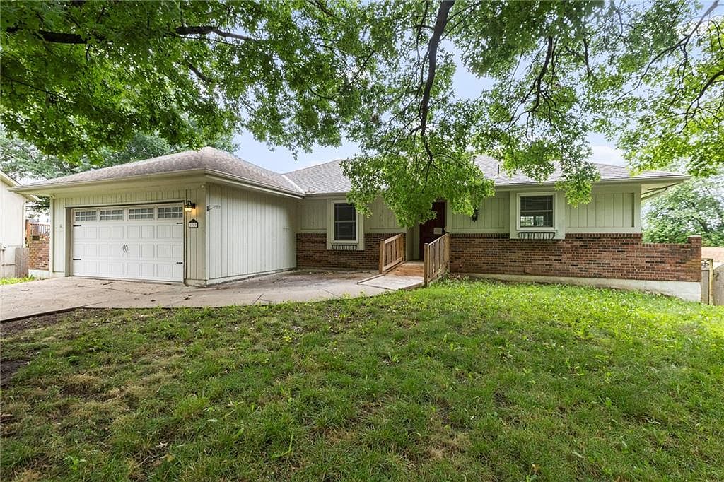 1769 SE Silkwood Ln, Lees Summit, MO 64063 | Zillow