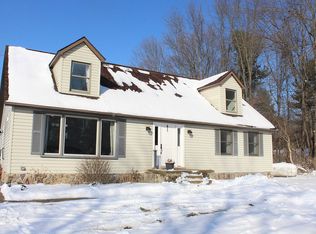 9265 Faussett Rd, Fenton, MI 48430