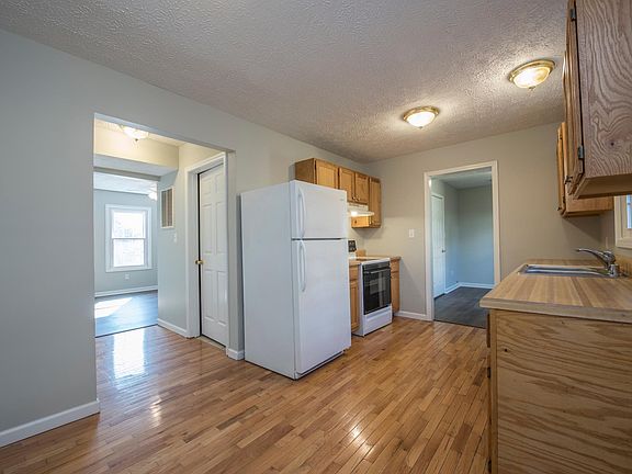 5th image of 16 Willow St #A