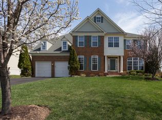 22592 Forest Run Dr, Ashburn, VA