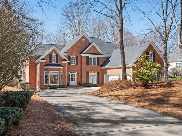 760 Valley Summit Dr, Roswell, GA 30075