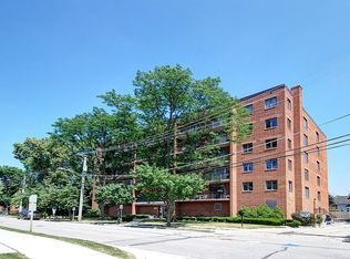 825 Center St APT 206, Des Plaines, IL 60016