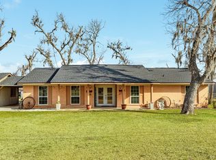 400 Pecan Estates Rd #C616r, Angleton, TX 77515