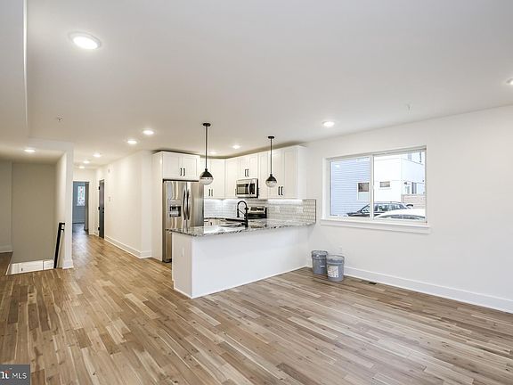5th image of 2088 E Cumberland St #1