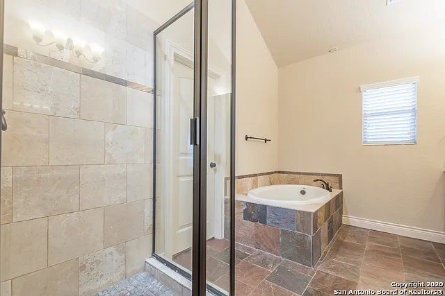 13822 Oakview Cv — Photo 44