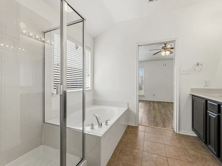 1011 Meadow Green Ct — Photo 21