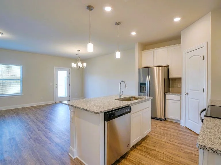1259 W End Station Dr — Photo 4
