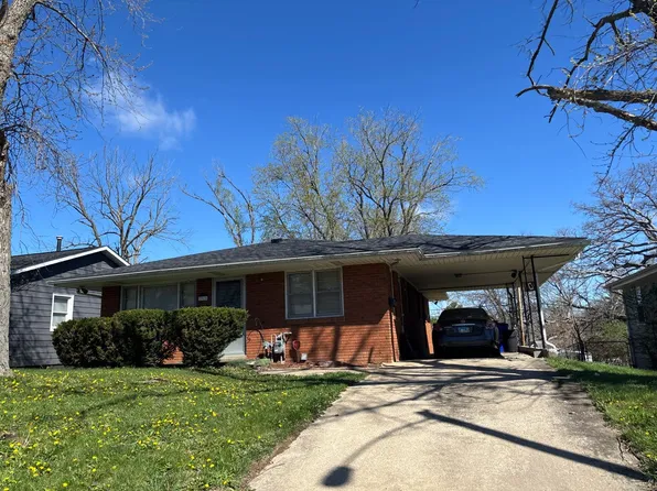 2312 W Cushing St, Decatur, IL 62526