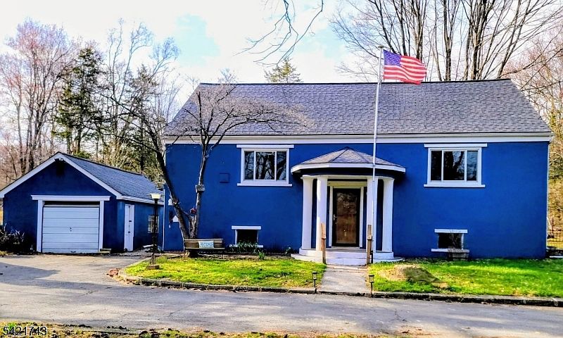 1st image of 246 Spring Hill Rd