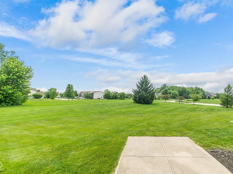 2641 Dawn Ridge Dr — Photo 34