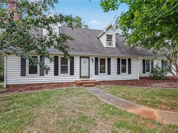 260 Overlook Dr, Advance, NC 27006