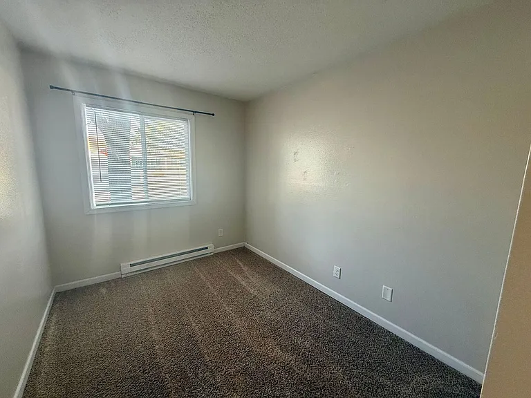 401-405 N Glendale Ave — Photo 7