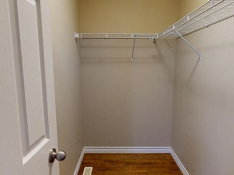 961 Blythwood Rd — Photo 17