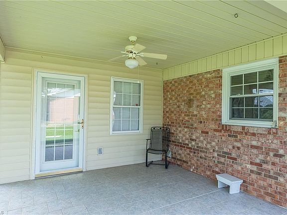 4th image of 1008 Windsor Ave