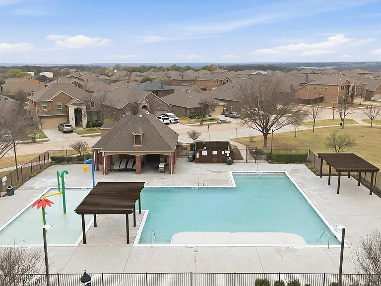 1115 Dickenson Dr — Photo 25