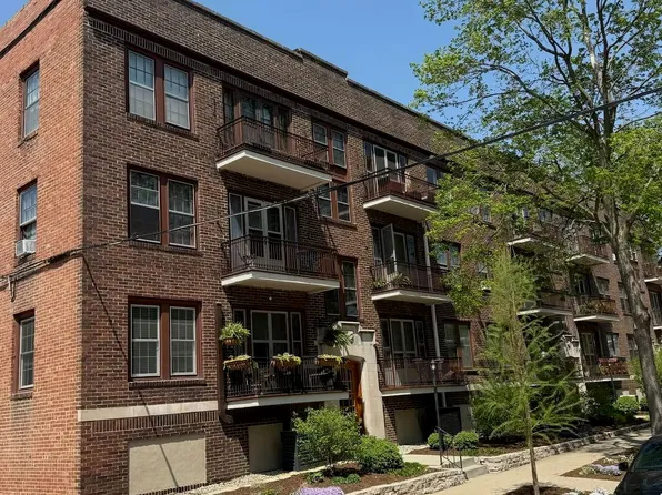 305 N Prairie St #7, Champaign, IL 61820