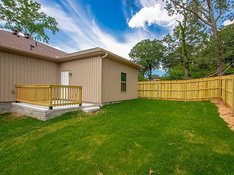 2311 Nichols Rd — Photo 11