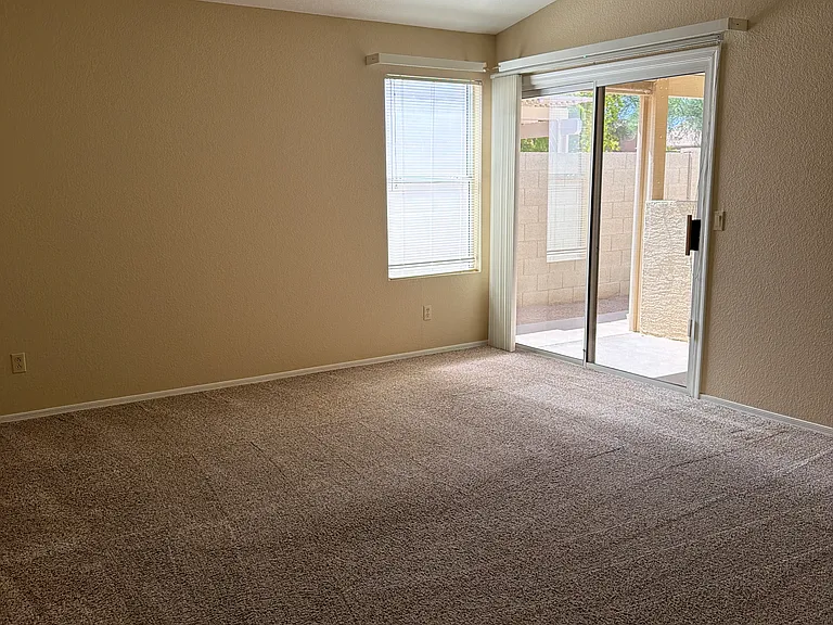 10622 W Mohawk Ln — Photo 16