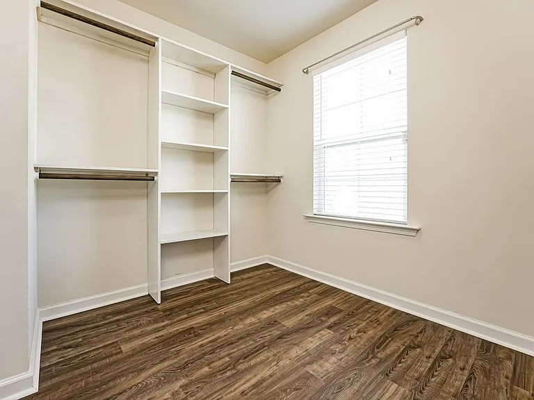 514 Adalina Dr — Photo 9