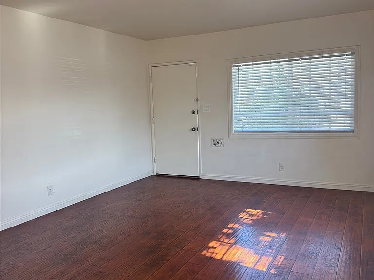 615 S Almansor St #A — Photo 11