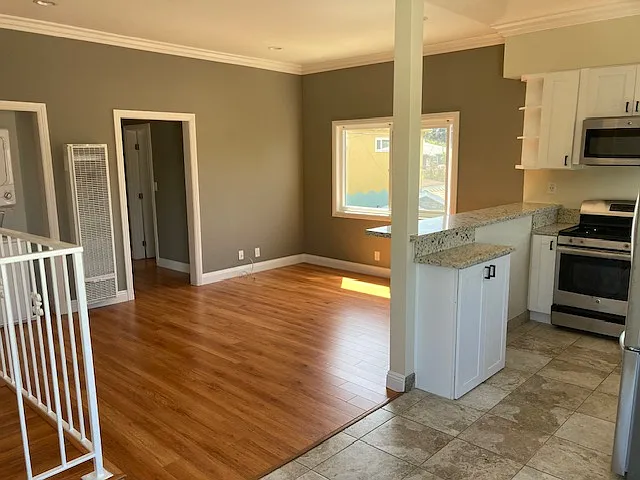 2 bed, 760 sqft, $2,999 — Photo 1