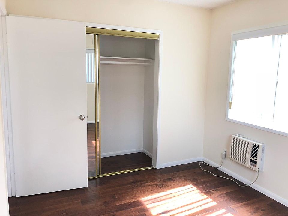 2nd image of 10717 Bloomfield St APT 3