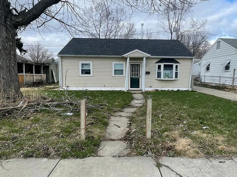 2806 Elk St — Photo 2