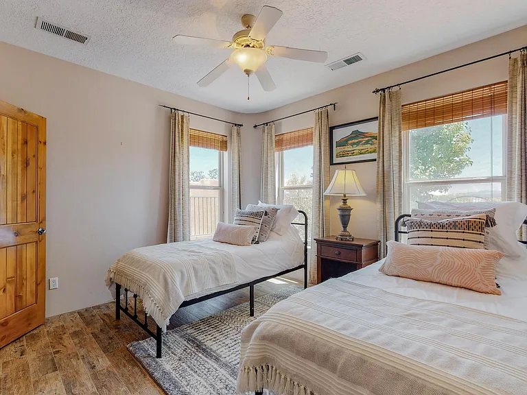 3106 Octavia Ct NE — Photo 45