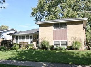 168 Dulles Rd, Des Plaines, IL 60016