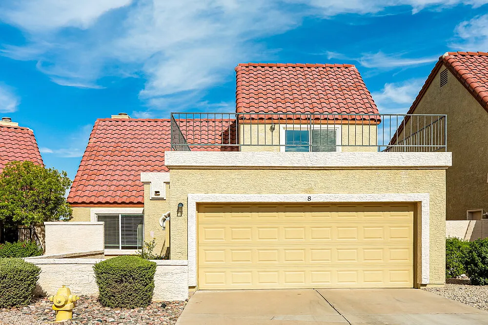 3 bed, 2.0 bath, 1718 sqft, $2,685 — Photo 1