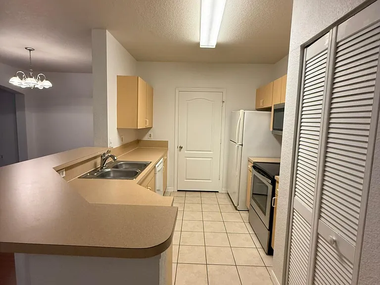 106 SW Peacock Blvd #4-205 — Photo 4